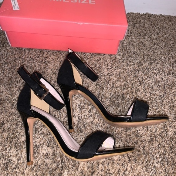 Black Heels - Picture 4 of 5